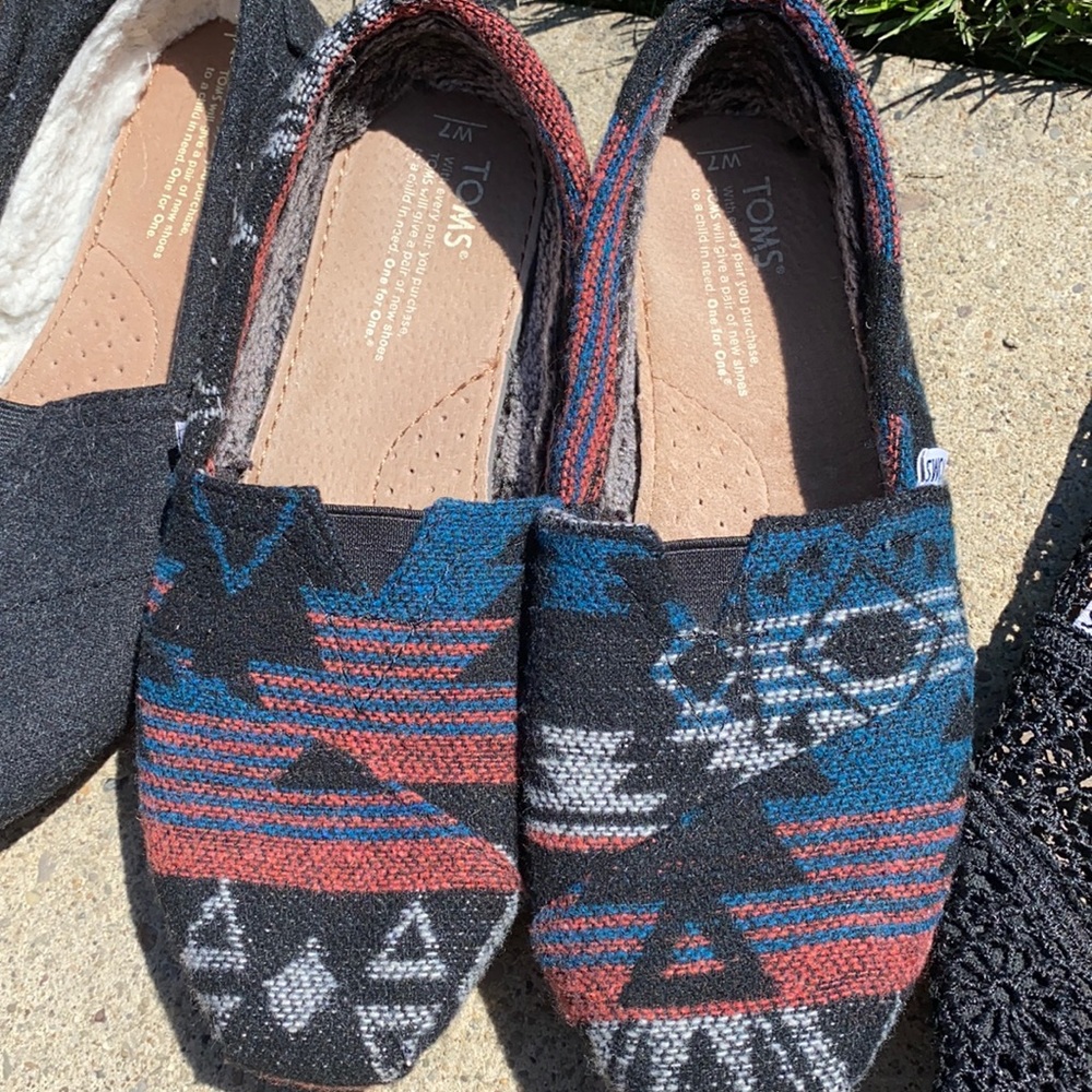 Toms